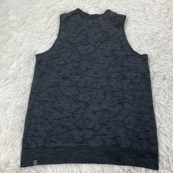 Lululemon Breeze By Muscle Tank Polar Spots Titanium / Black - Picture 5 of 5